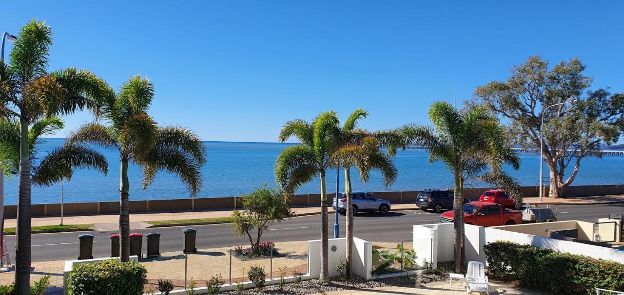 Pier One Aparthotel Urangan Exterior photo