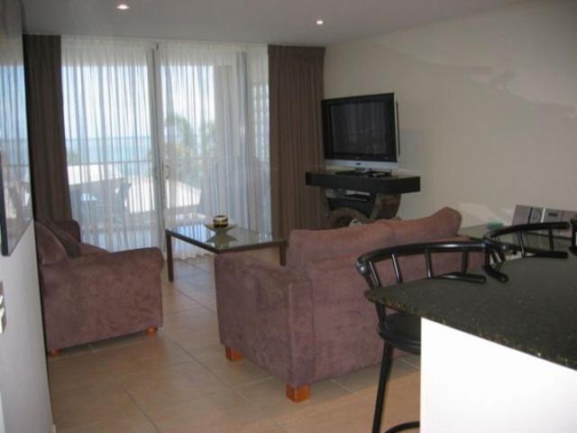 Pier One Aparthotel Urangan Room photo