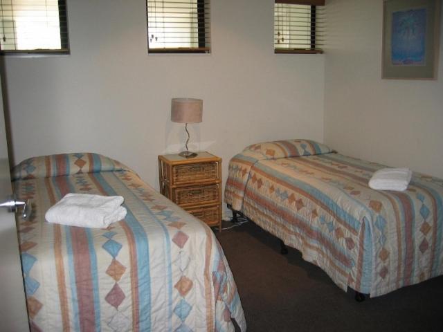 Pier One Aparthotel Urangan Room photo