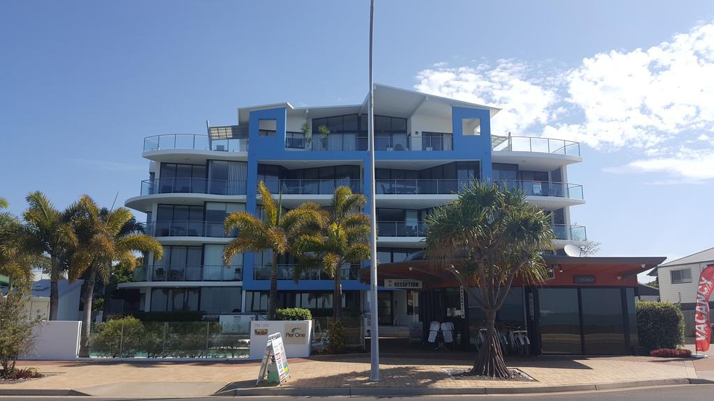 Pier One Aparthotel Urangan Exterior photo